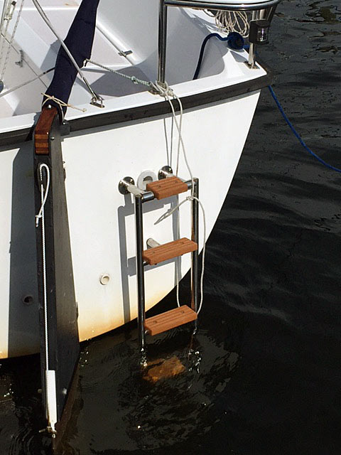 Precision 23 boarding ladder with optional Plasteak steps